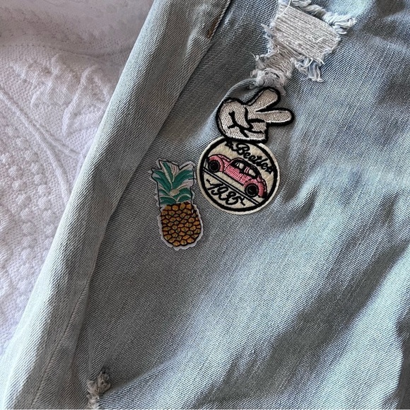 GB Gianni Bini distressed‎ Lightwash jeans patches rips boho - Picture 5 of 5